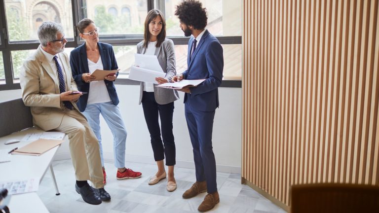 Beyond Networking: How Technology is Democratizing Access to Private Market Deals 